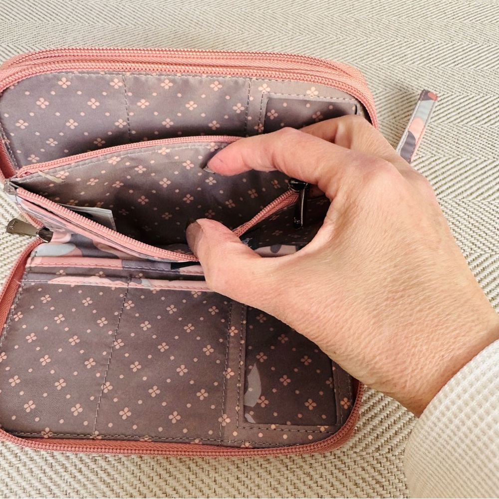 Lug Pink and Gray Camouflage Quilted Clutch - Picture 8 of 16